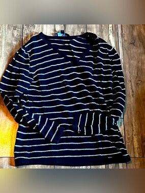 Tommy Hilfiger women's navy blue striped V-neck sweater